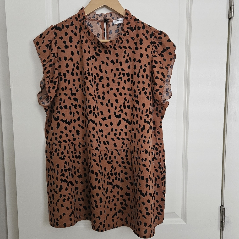 Flutter sleeve blouse